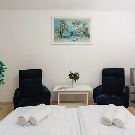 Anna Apartman *